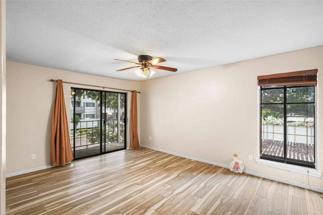 Photo of Unit 4 at 1818 Augusta Drive