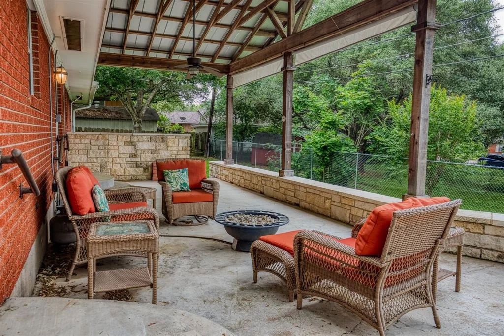 Photo of 1302 Woodson Lane