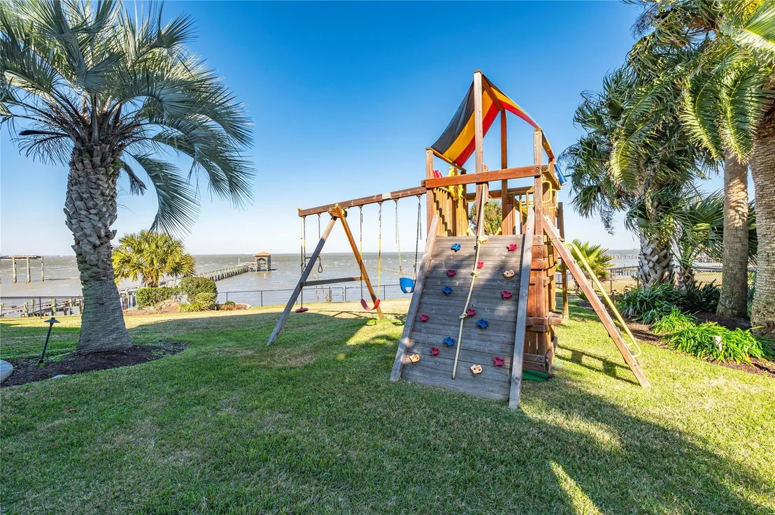 Photo of 5123 W Bayshore Drive