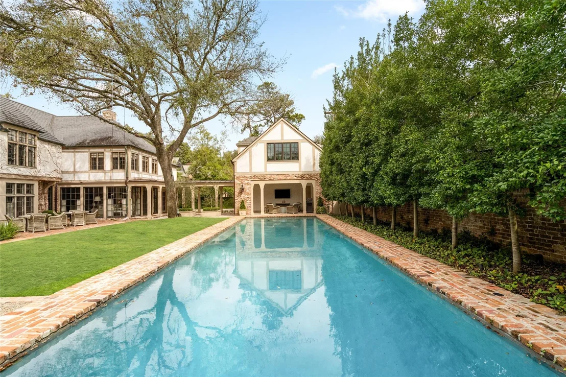 Photo of 1419 Kirby Drive