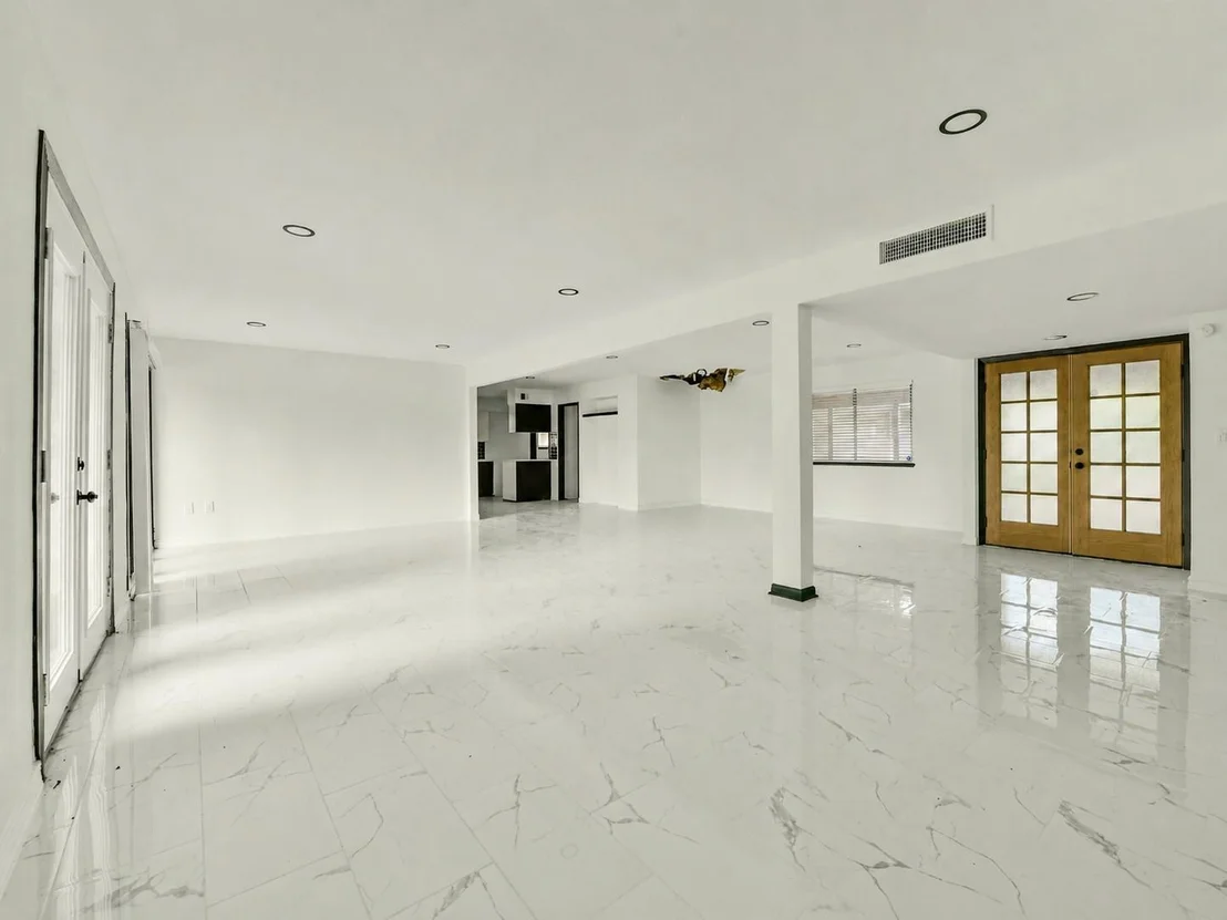 Photo of 1616 Redway Lane