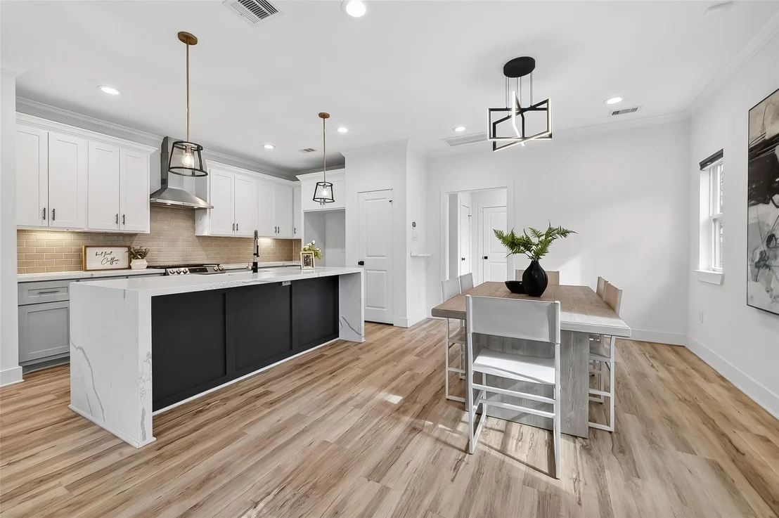 Photo of 3323 Cornell Street