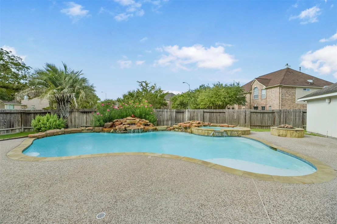 Photo of 15730 Lake Loop Drive