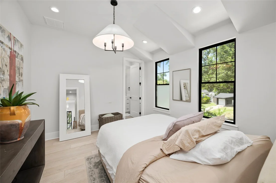 Photo of 2007 Gardenia Drive
