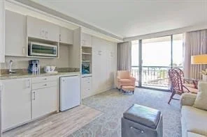 Photo of Unit 437D at 5220 Seawall Boulevard