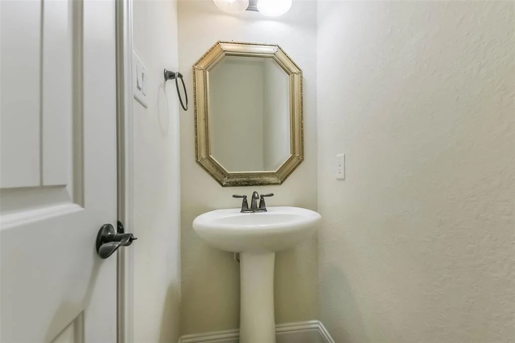 Photo of 15 Waterfall Way