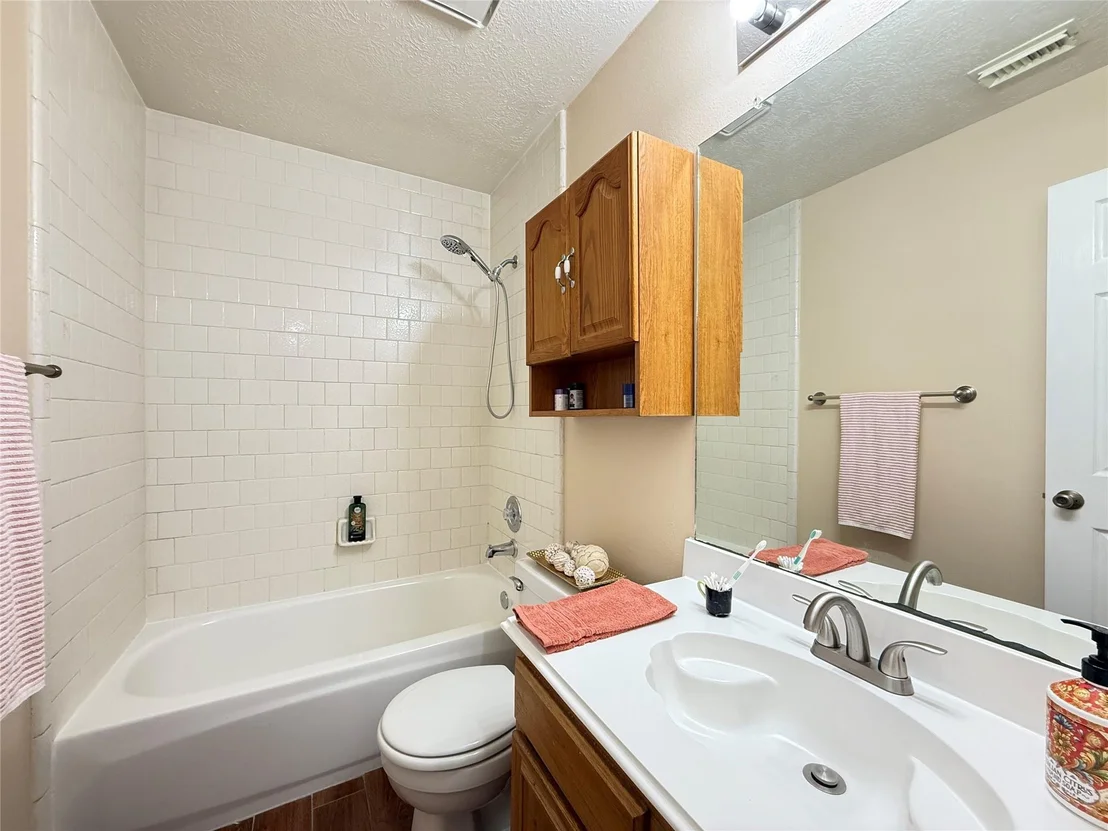 Photo of 13806 Cantwell Drive