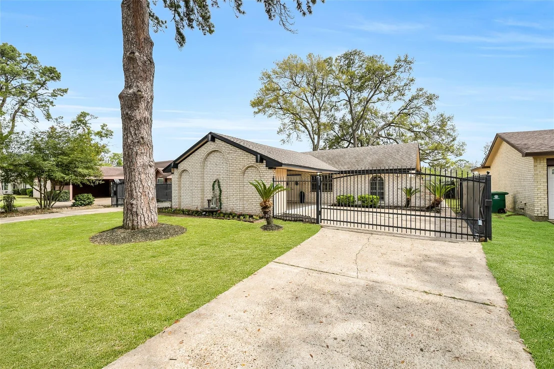 Photo of 7522 Deep Forest Drive