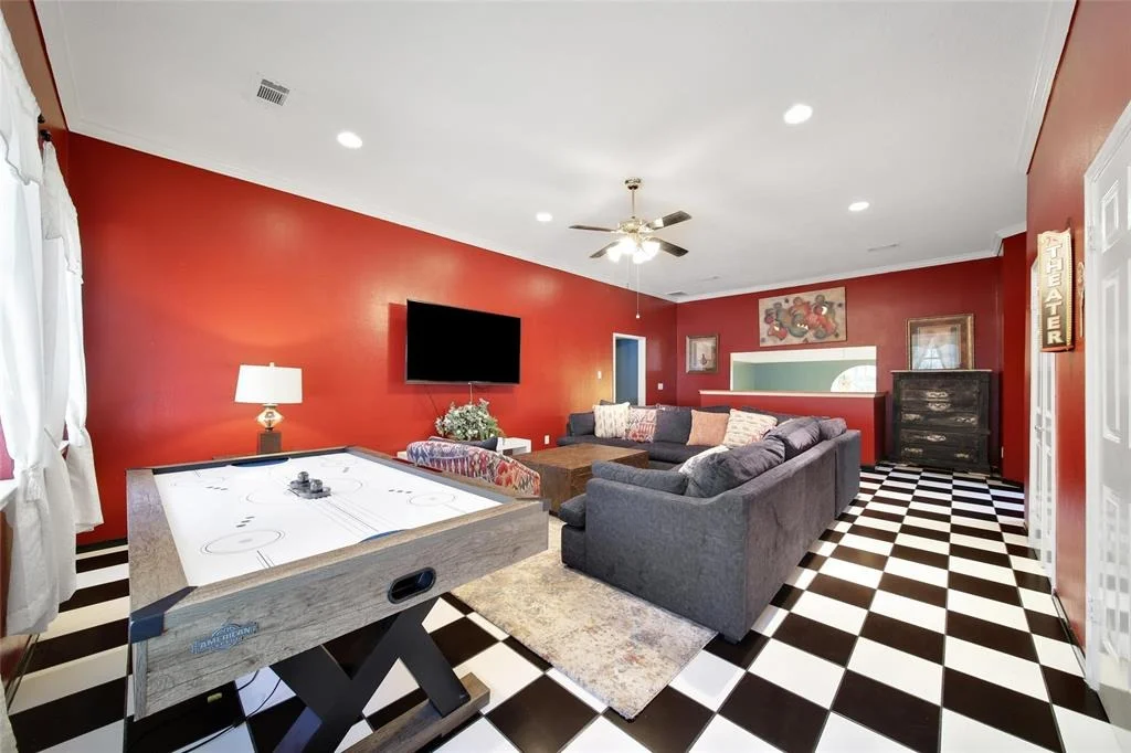 Photo of 16702 Avenfield Road