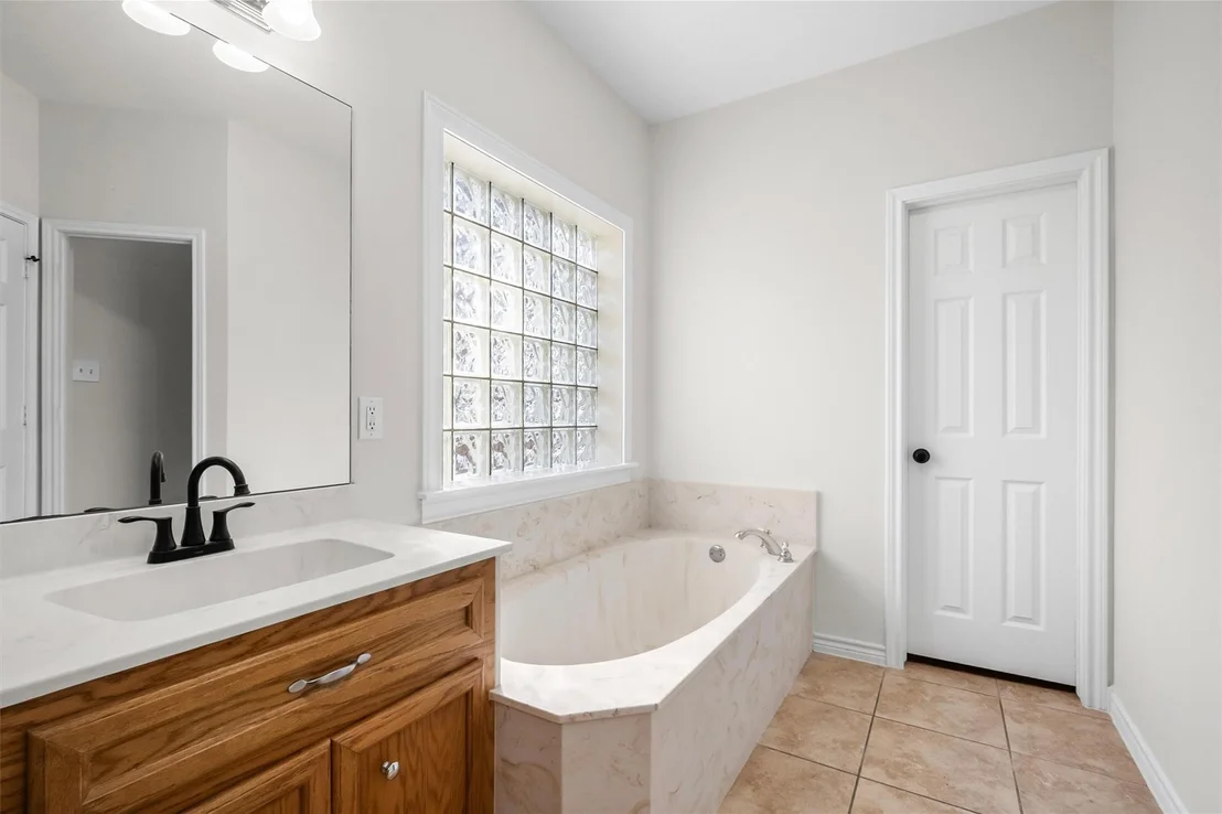 Photo of 15690 Corinthian Way