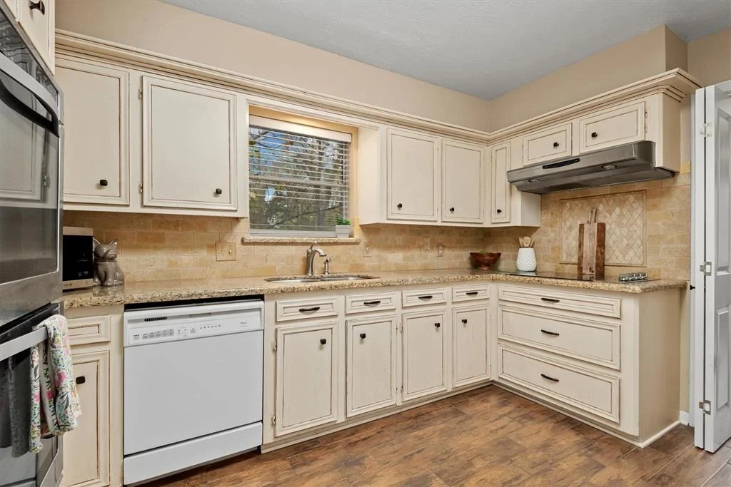 Photo of 18022 Longcliffe Drive