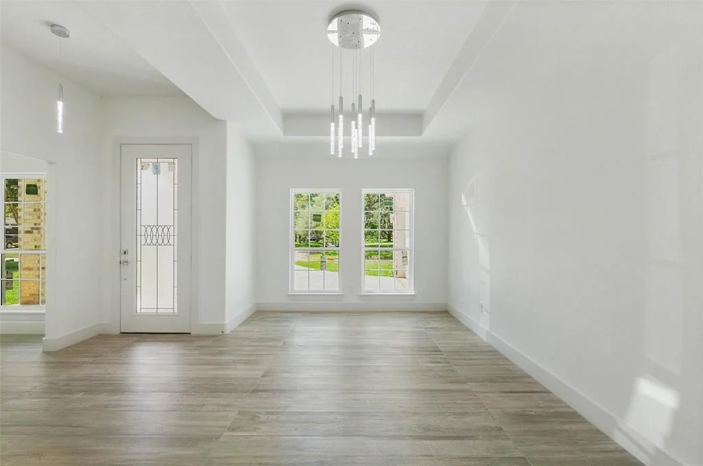 Photo of 2291 Riverside Drive