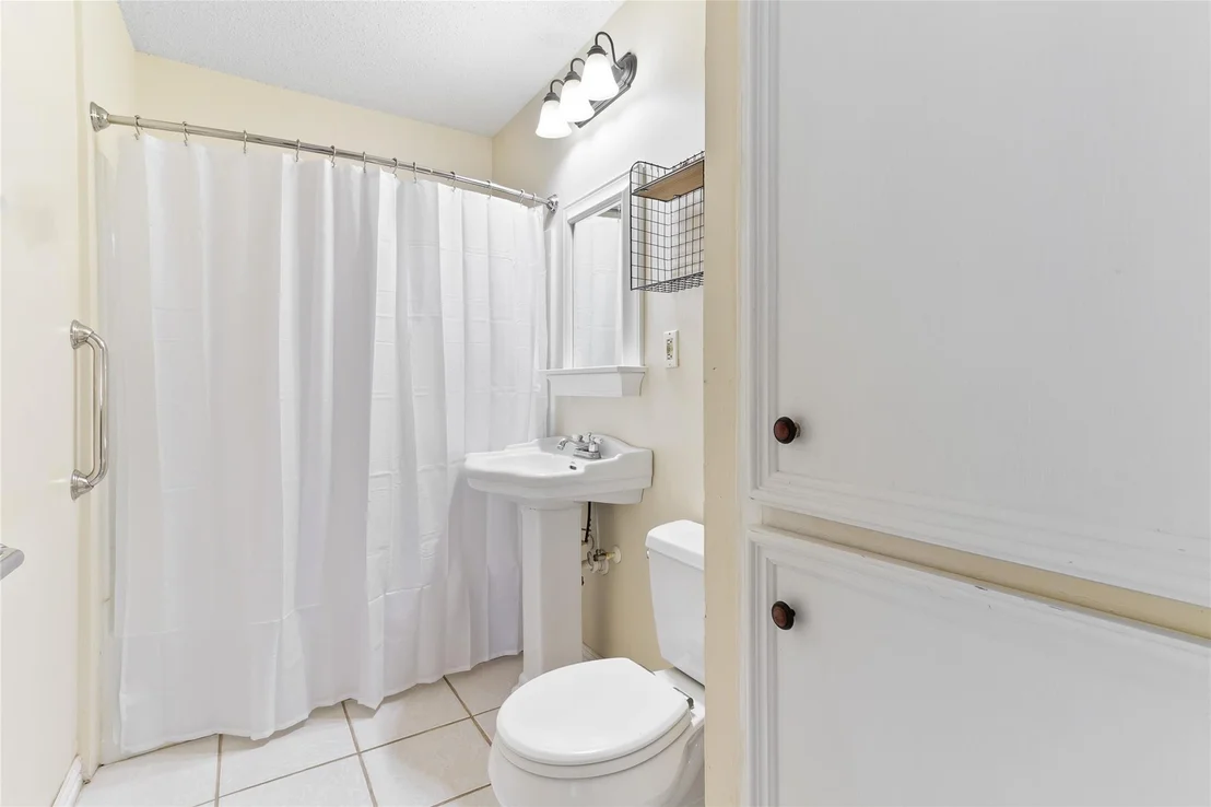 Photo of 232 Laurel Street