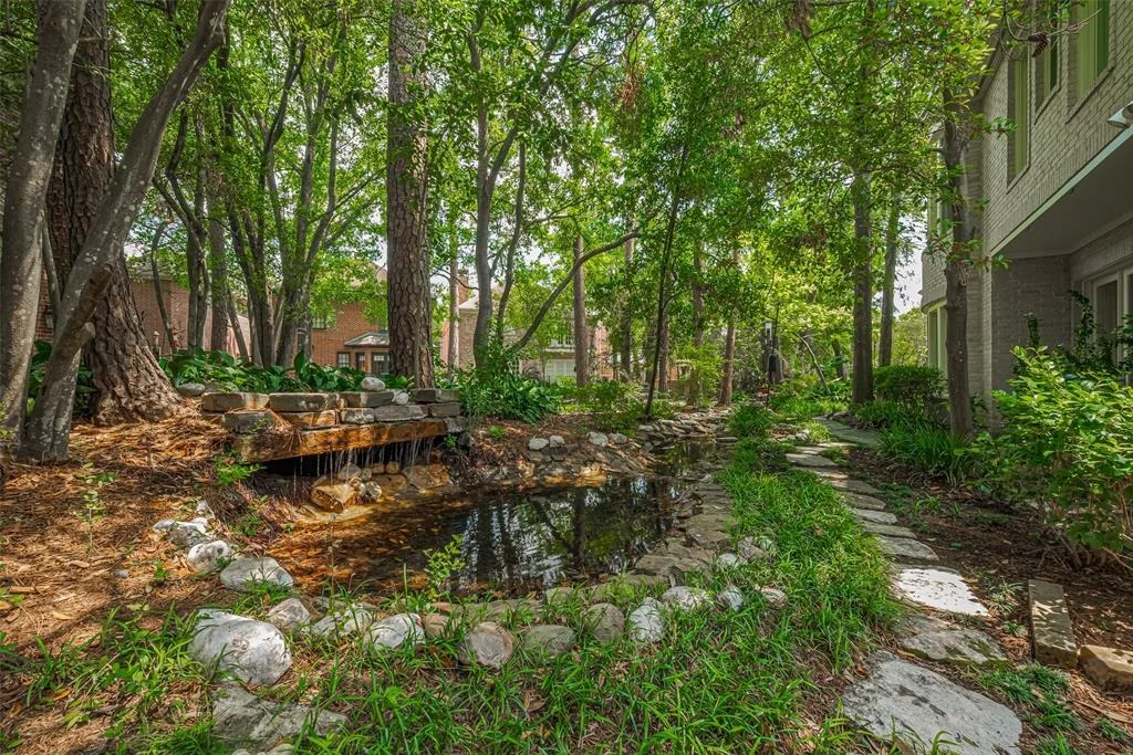 Photo of 237 Sugarberry Circle