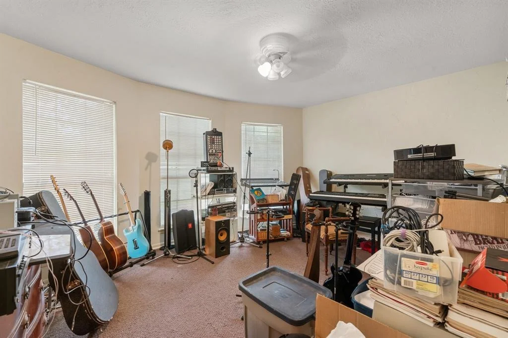 Photo of 323 Laura Lane