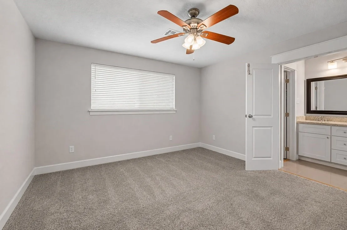 Photo of 11910 Mullins Drive