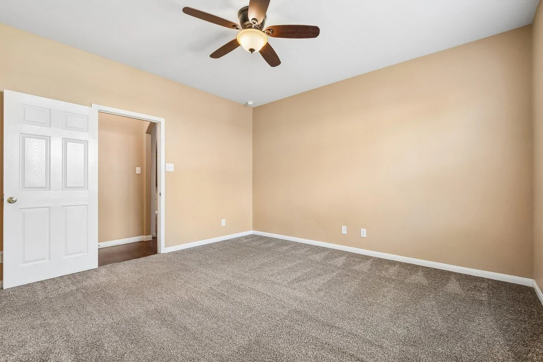 Photo of 128 Robertson Lane