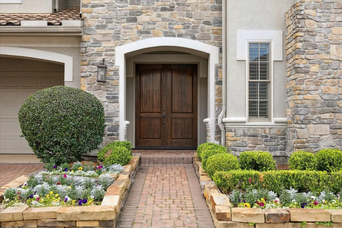 Photo of 2626 Stuart Manor