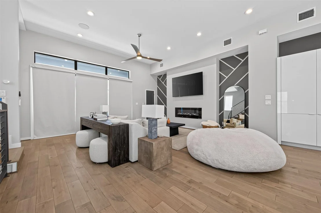 Photo of 607 Memorial Heights Drive
