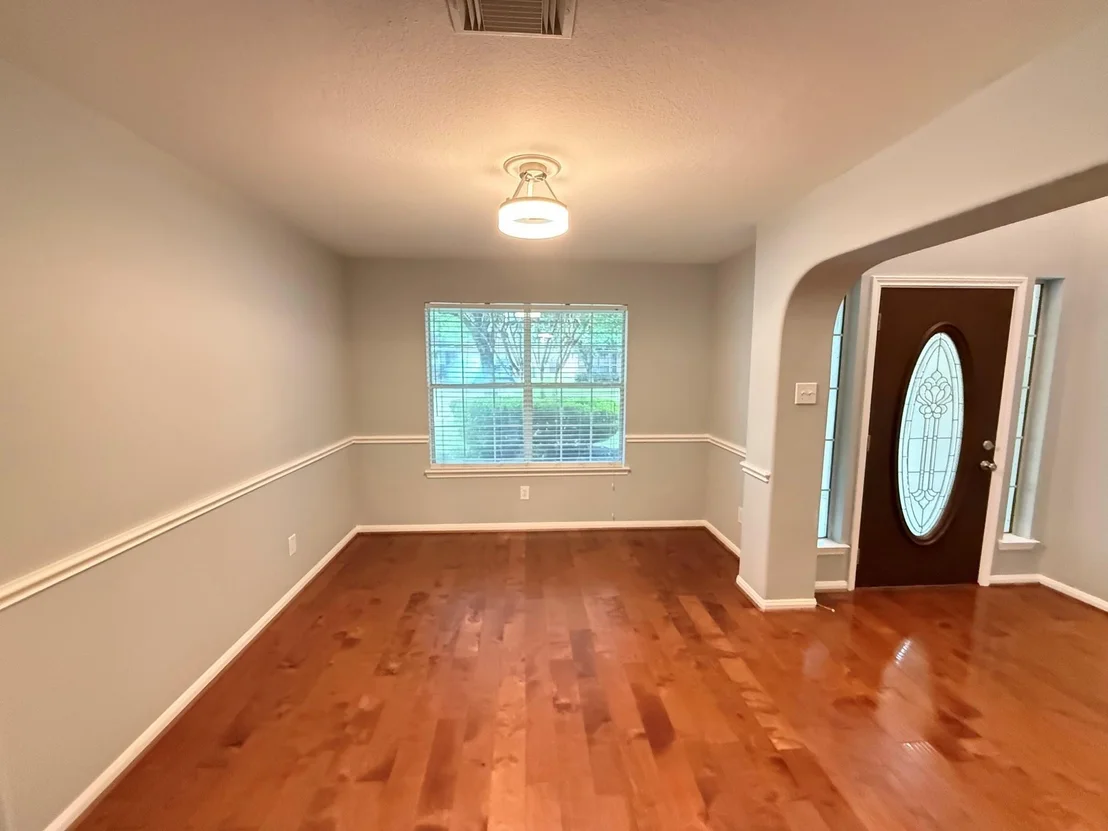 Photo of 19522 Fernhaven Drive