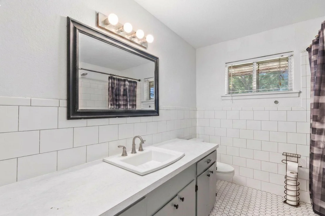 Photo of 324 Woodlawn Street