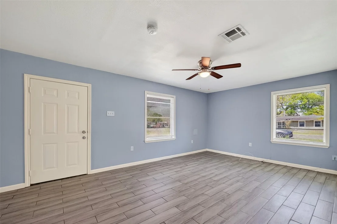 Photo of 6022 Lyndhurst Drive