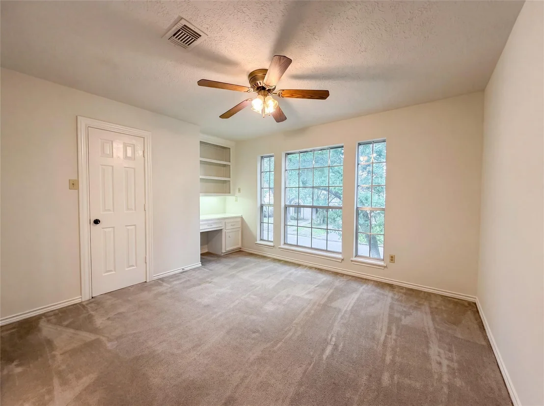 Photo of 6902 Fawncliff Drive