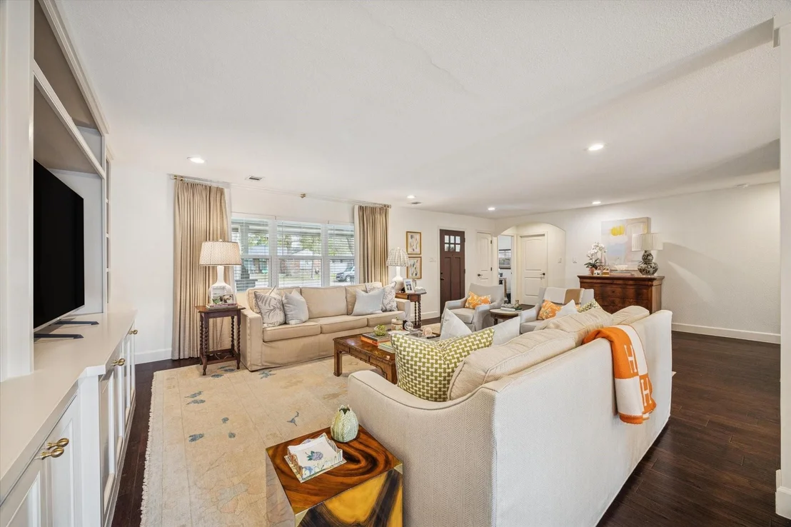 Photo of 9829 Pine Lake Drive