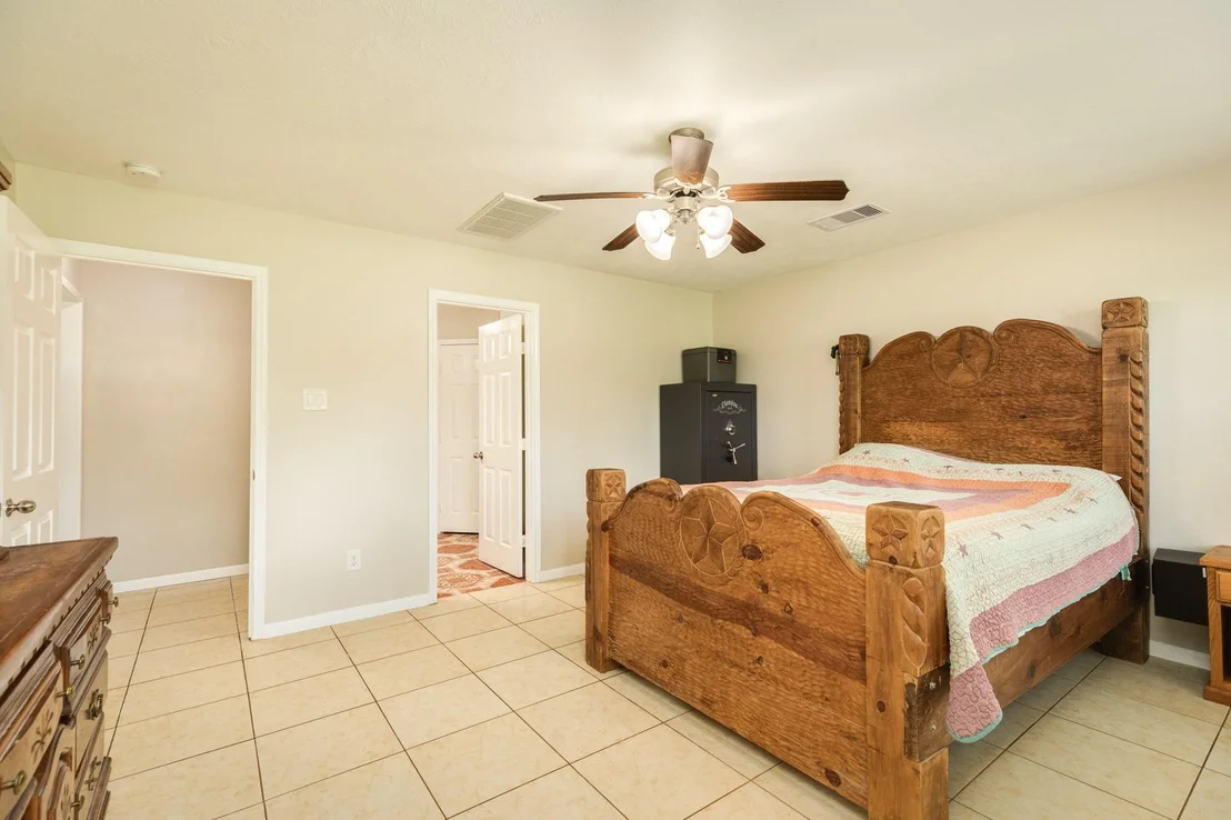 Photo of 130 Pin Oak Drive