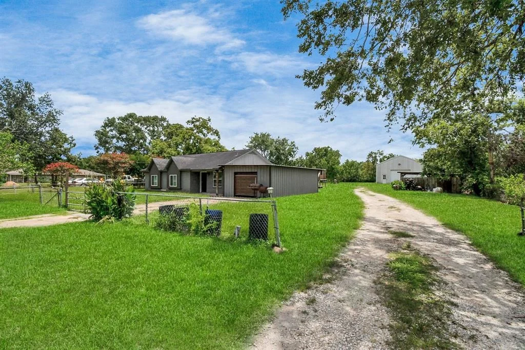 Photo of 3569 County Road 541