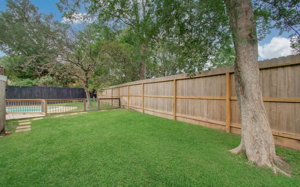 Photo of 1802 Warwickshire Drive