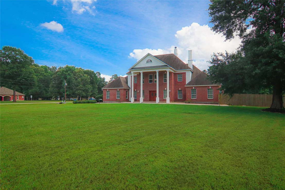 Photo of 19602 Riverwalk Drive