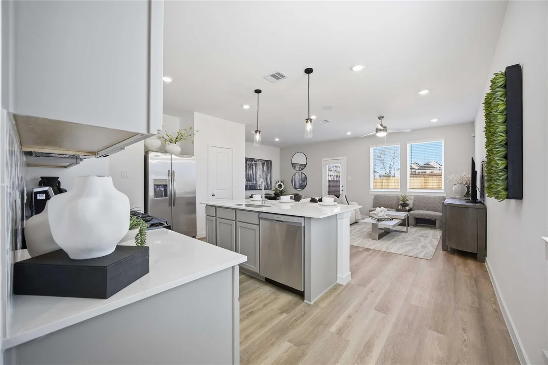 Photo of 5811 Burt Street