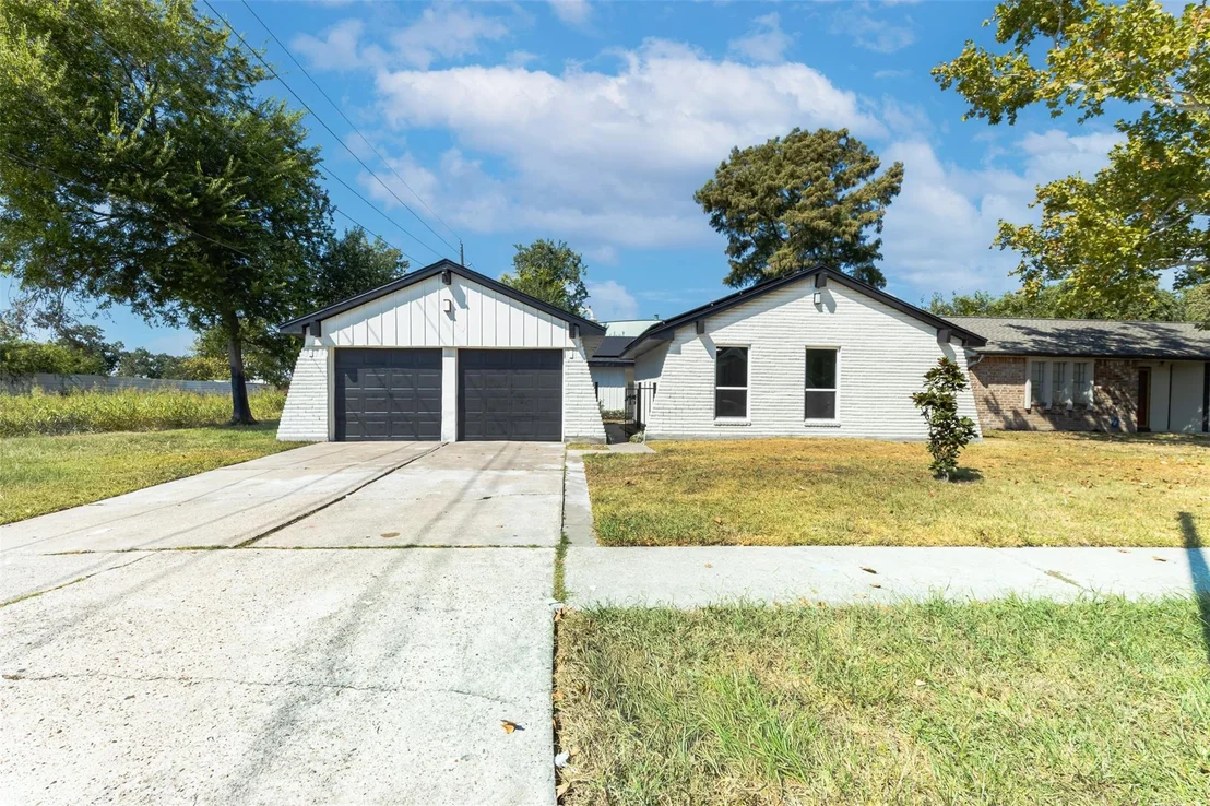 Photo of 11203 Rousseau Drive