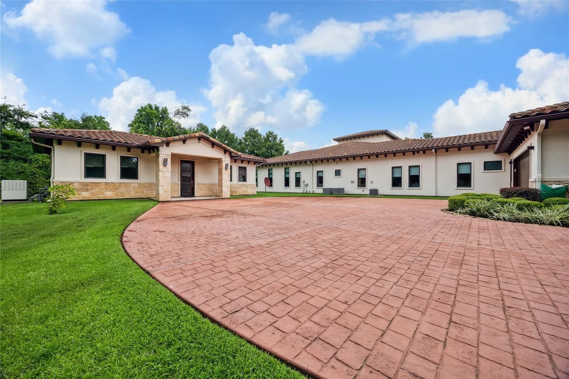 Photo of 25901 Haven Lake Drive