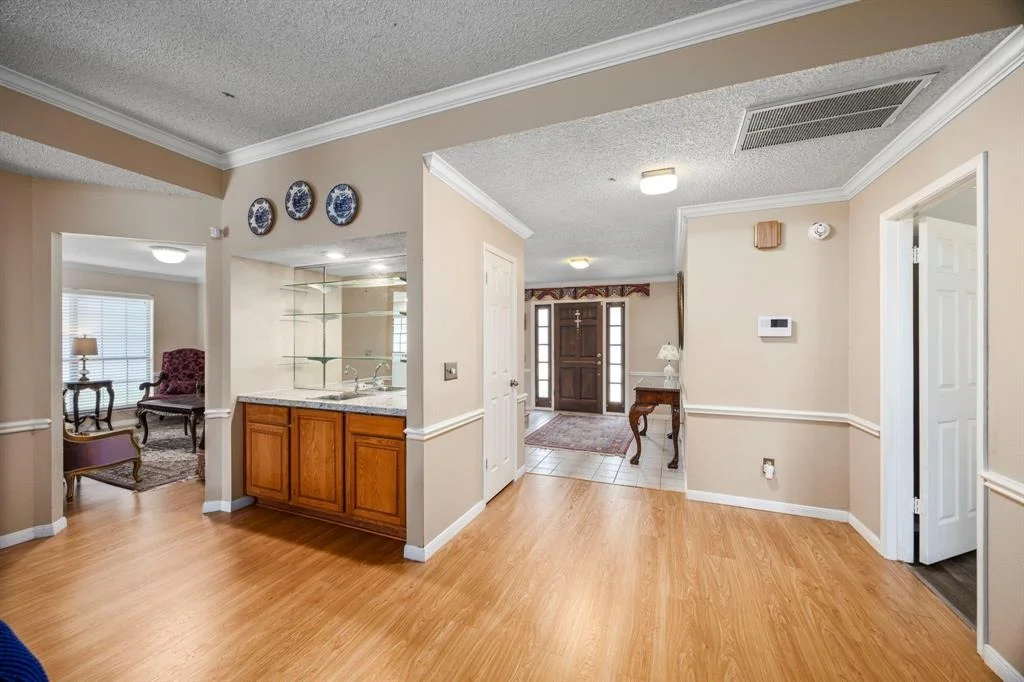 Photo of 22923 Provincial Boulevard