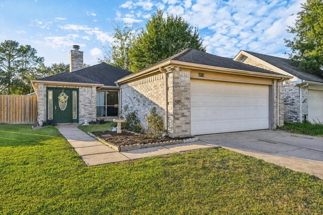 Photo of 2918 Crest Park Drive