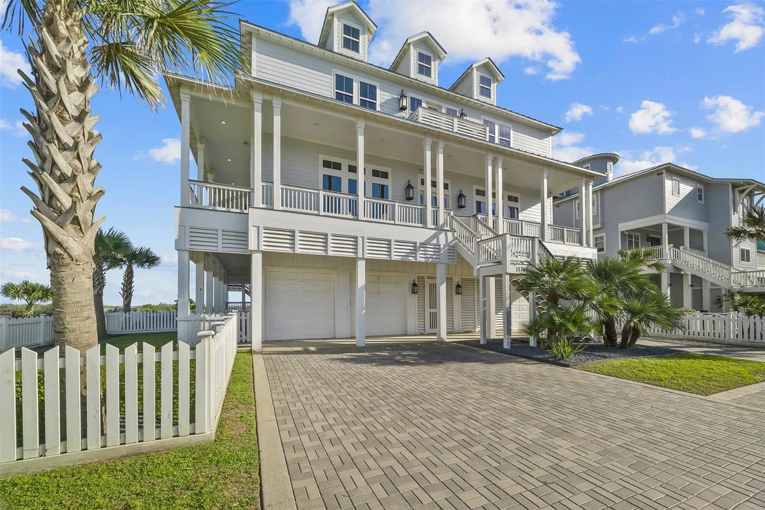 Photo of 11707 Beachside