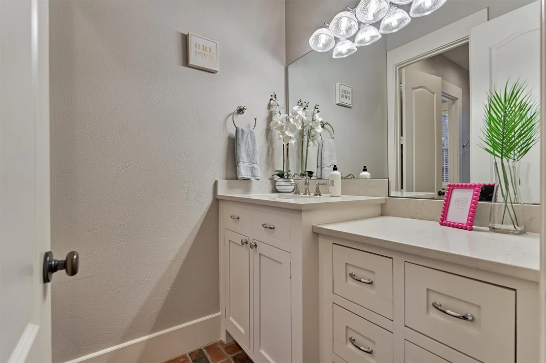 Photo of 10928 Lake Forest Drive