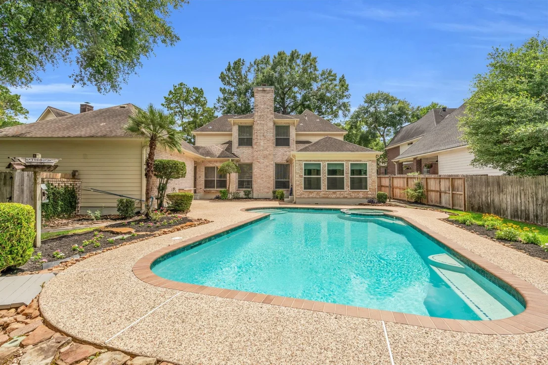 Photo of 142 W Shadowpoint Circle
