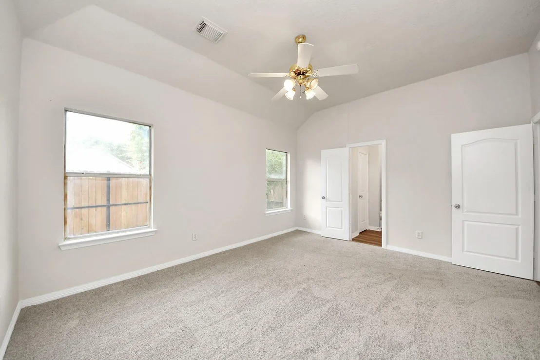 Photo of 5327 Rivergate Drive