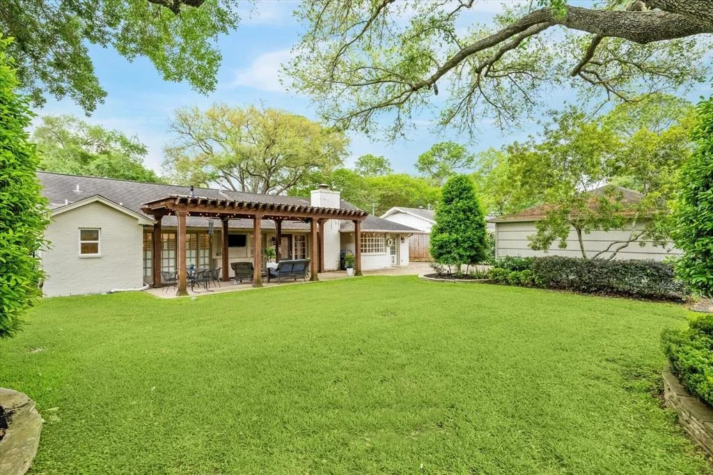 Photo of 10722 Del Monte Drive