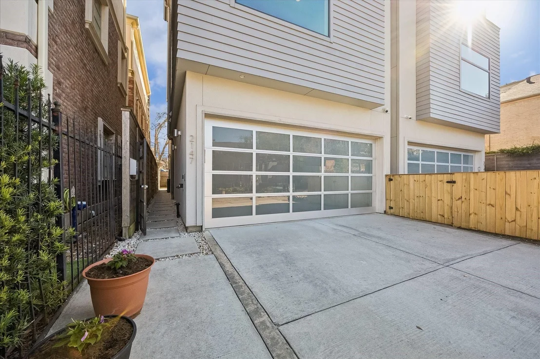 Photo of 2147 Harold Street