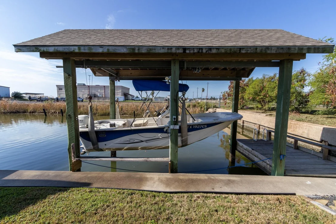 Photo of 1003 Commodore Drive