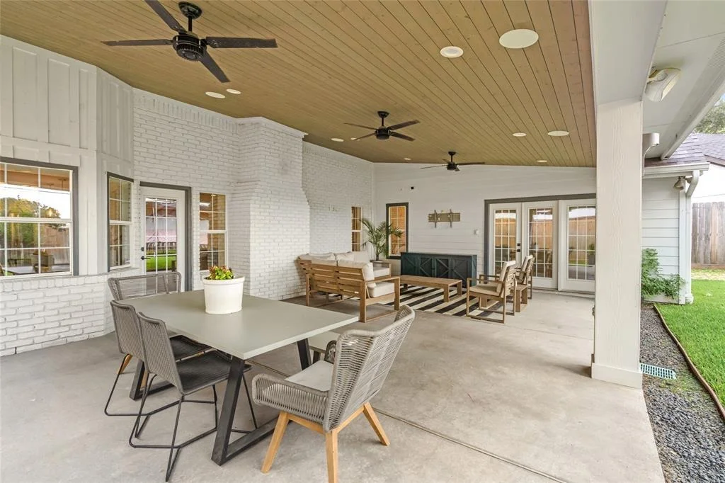 Photo of 854 W Forest Drive