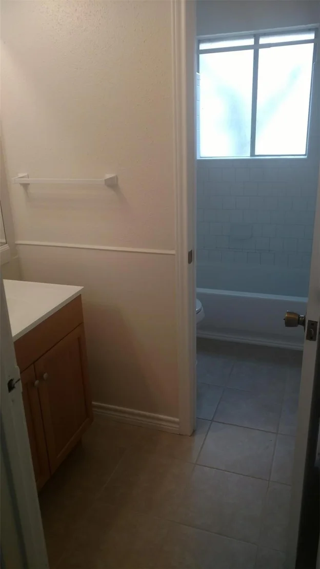 Photo of 4719 Rivertree Lane
