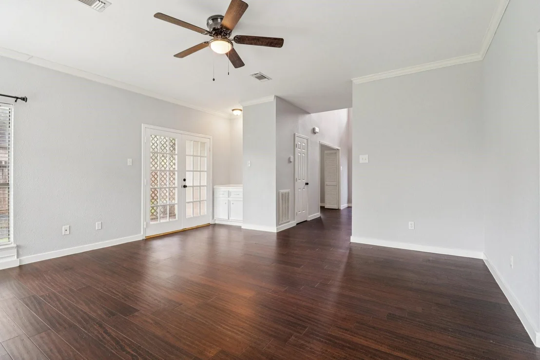 Photo of 8003 Oceanside Drive