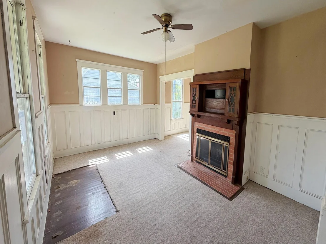 Photo of 211 Morton Avenue