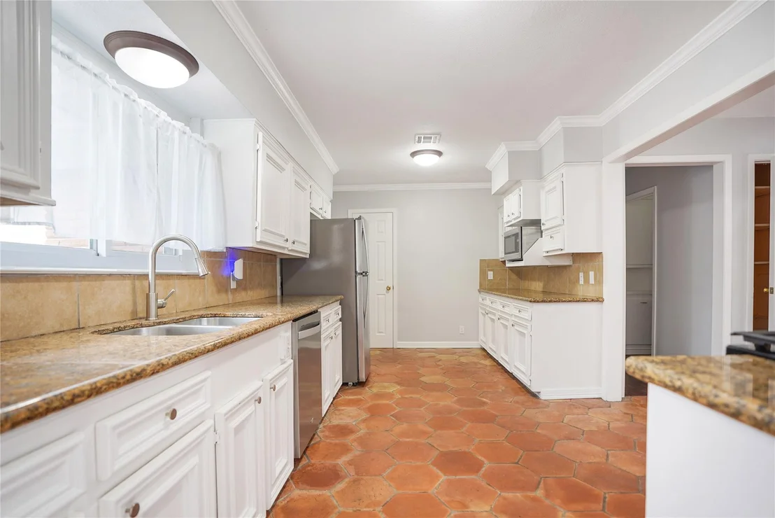 Photo of 10010 Westview Drive