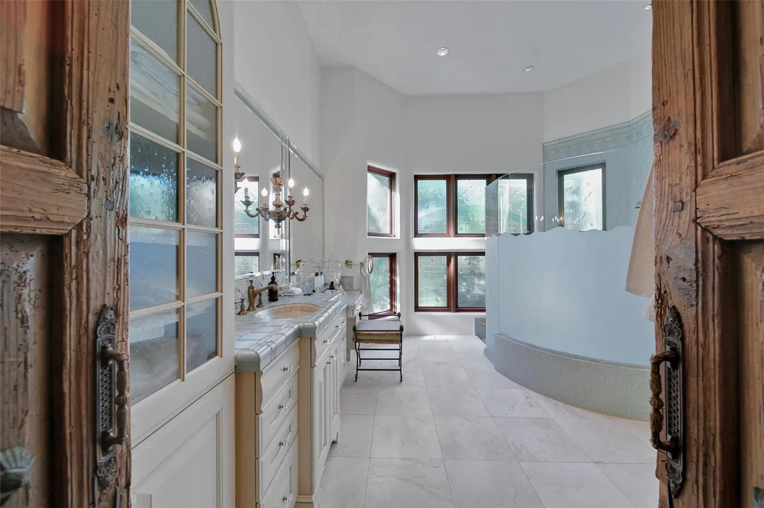 Photo of 1221 Archley Drive